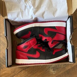 Jordan Mid 1 (TD) Red and Black Mid Sneakers